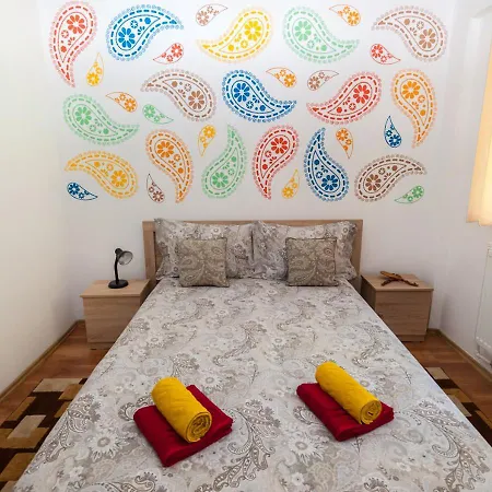 Alex Budget Apartment *