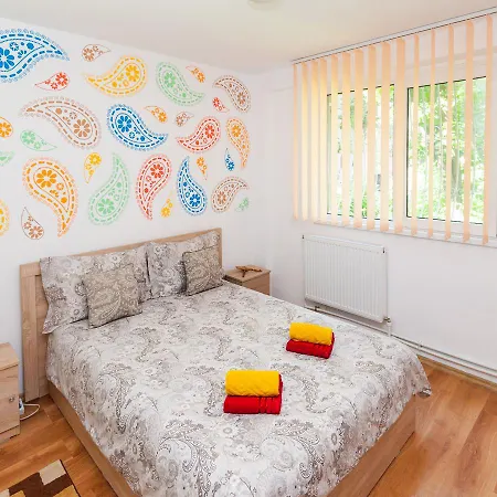 Alex Budget Apartment