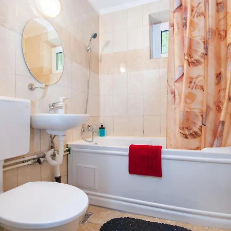 Alex Budget Apartment *